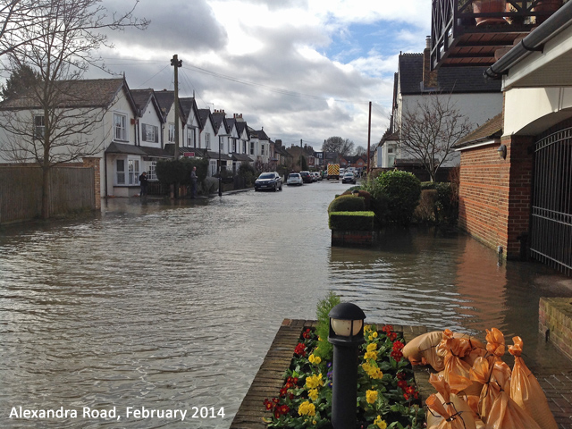 Alexandra Road River Bank flooding